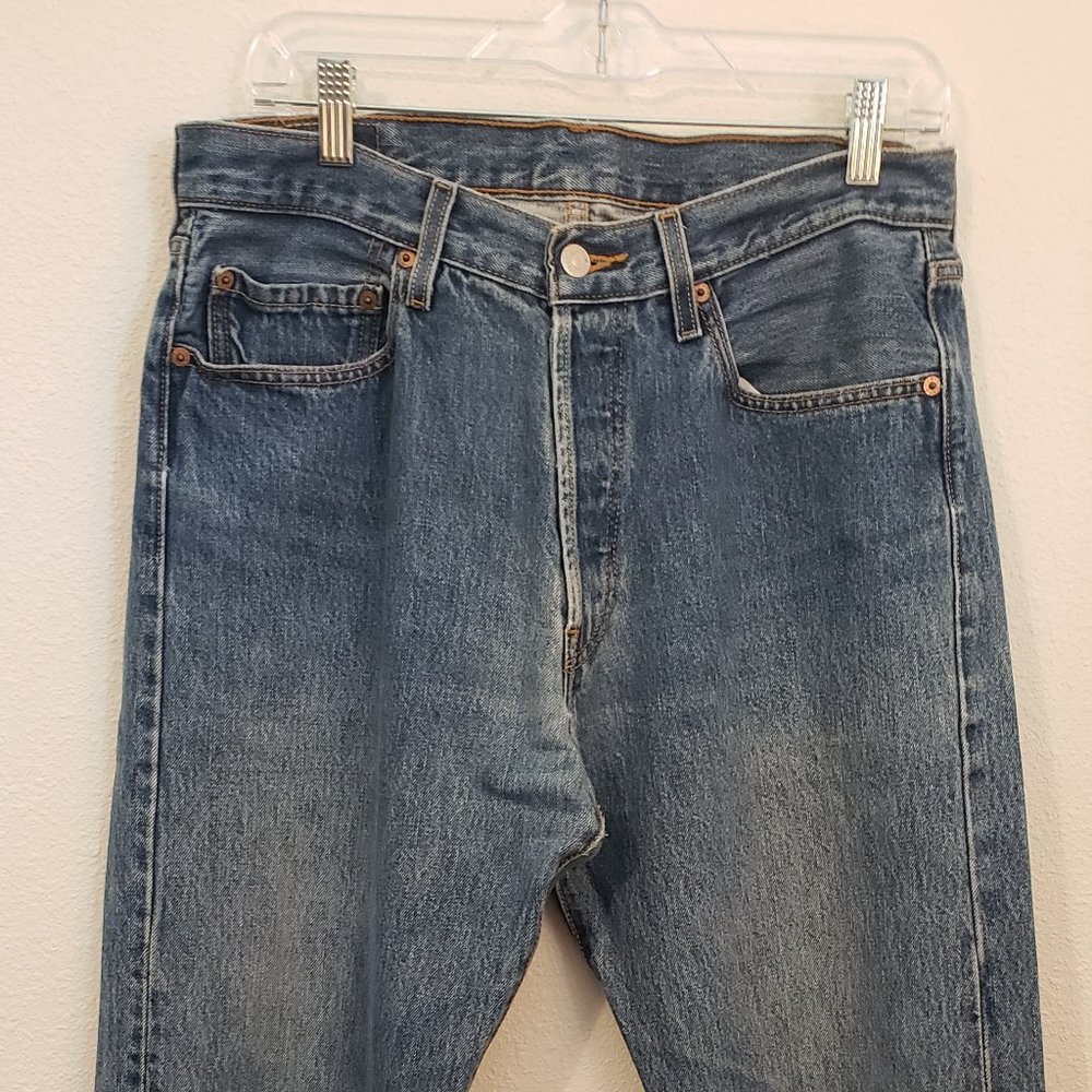Early 2000s Men's Levi's 501 Button Fly Jeans 33X30 Red Tag